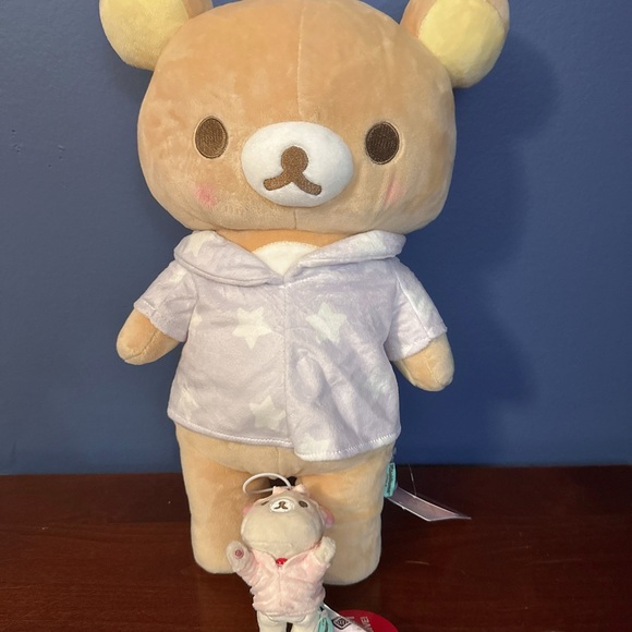 New Blushing Rilakkuma 16" inch Pajama Party Collection Standing/3” Keychain - Picture 1 of 2